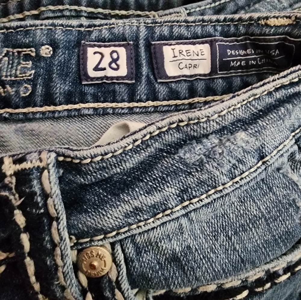 28 Capri Jean's